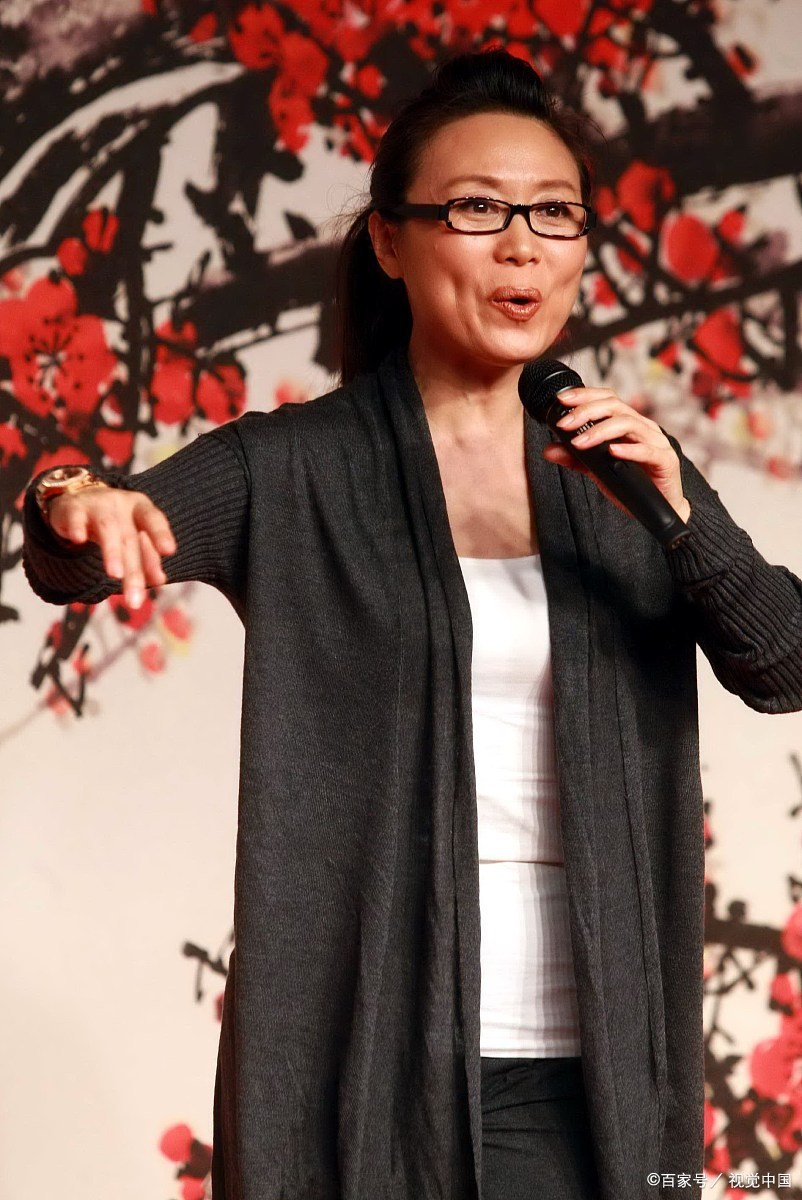 吴琼 几十载不变黄梅情