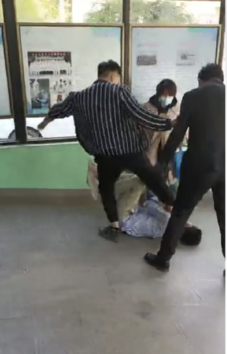 水滴筹和轻松筹员工在医院斗殴?本是同根生,相煎何太急?