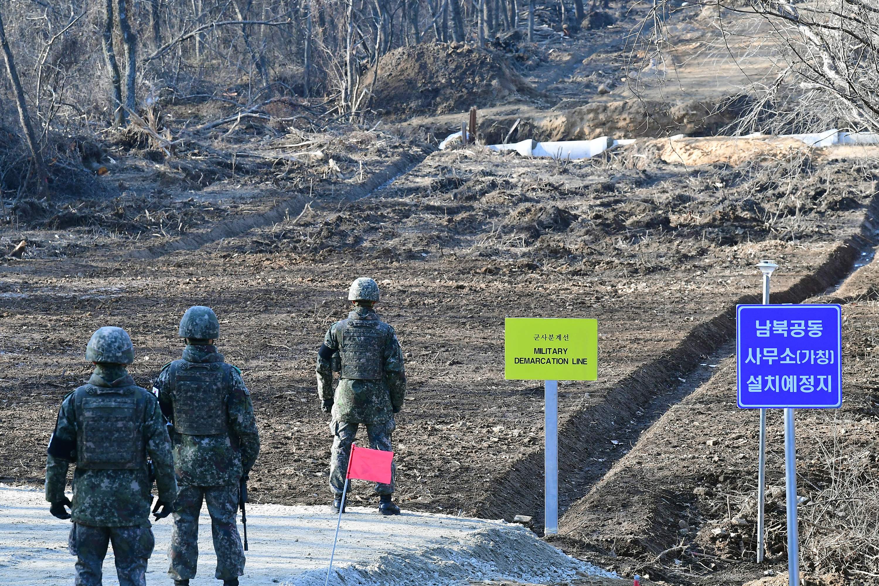韩朝连通江原道非军事区内的军用道路(2)