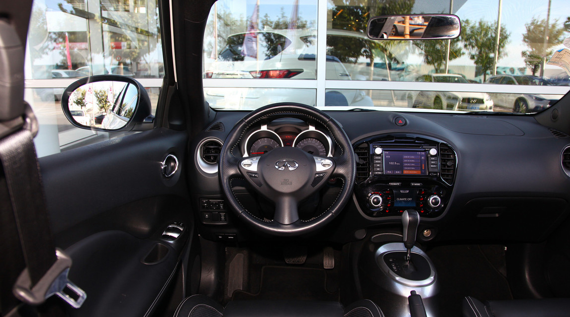 不但外观时尚,英菲尼迪esq销量在同级别车中也一直比较领先