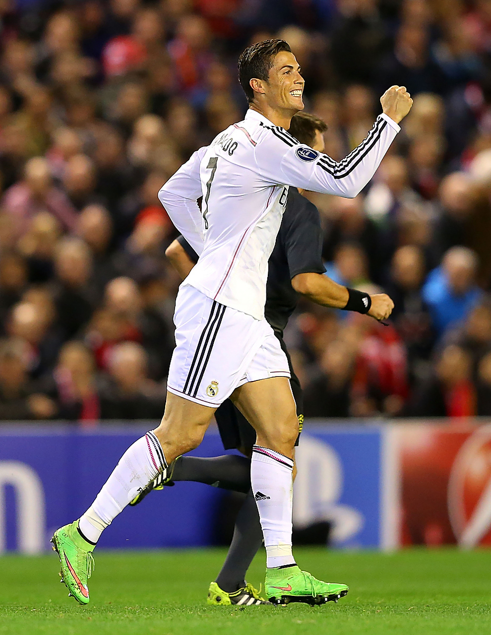 c罗射手王# 911597 他是如何成为足球场上的传奇的?