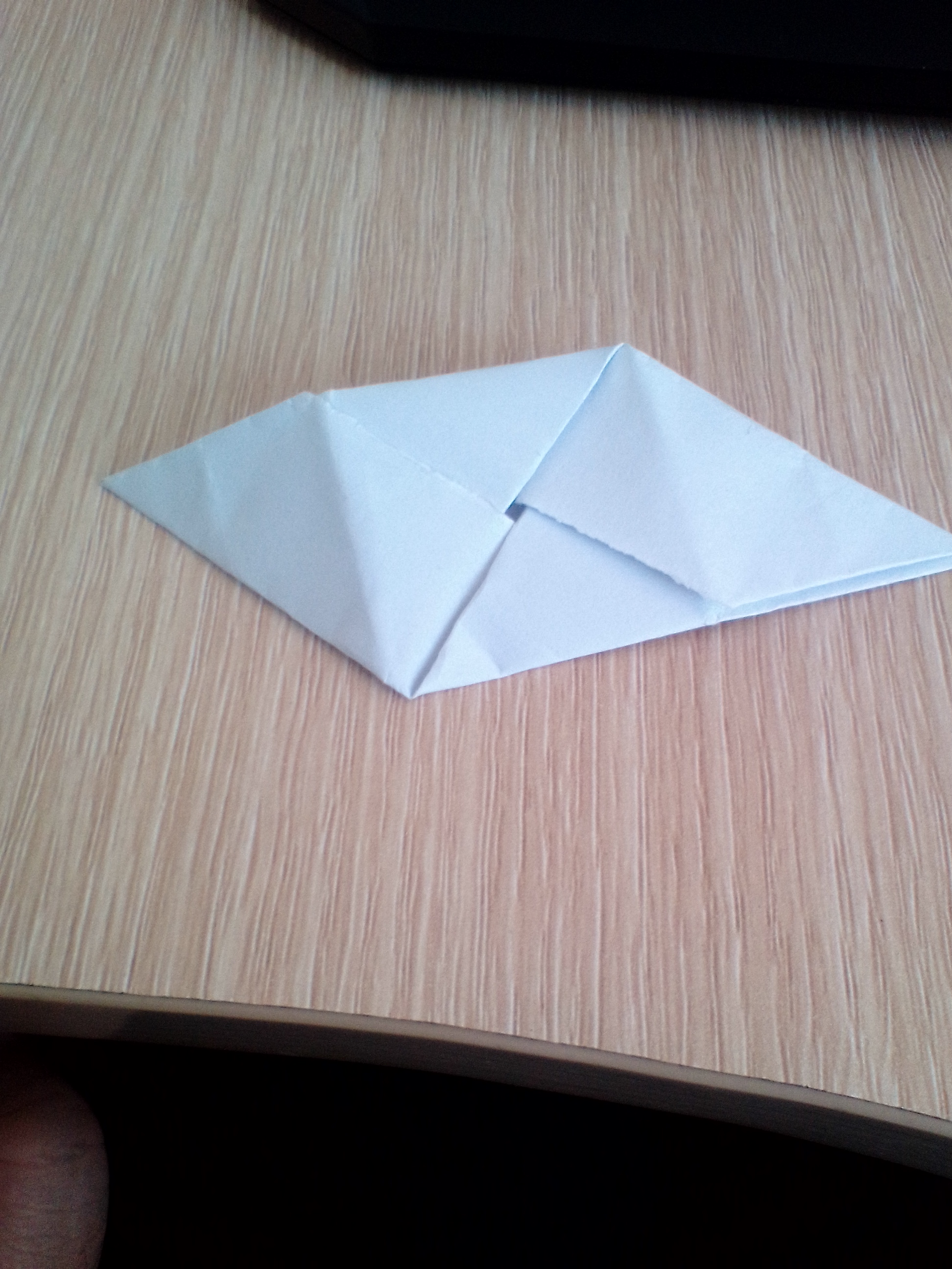 展开看看用纸叠成的单个标签的样子