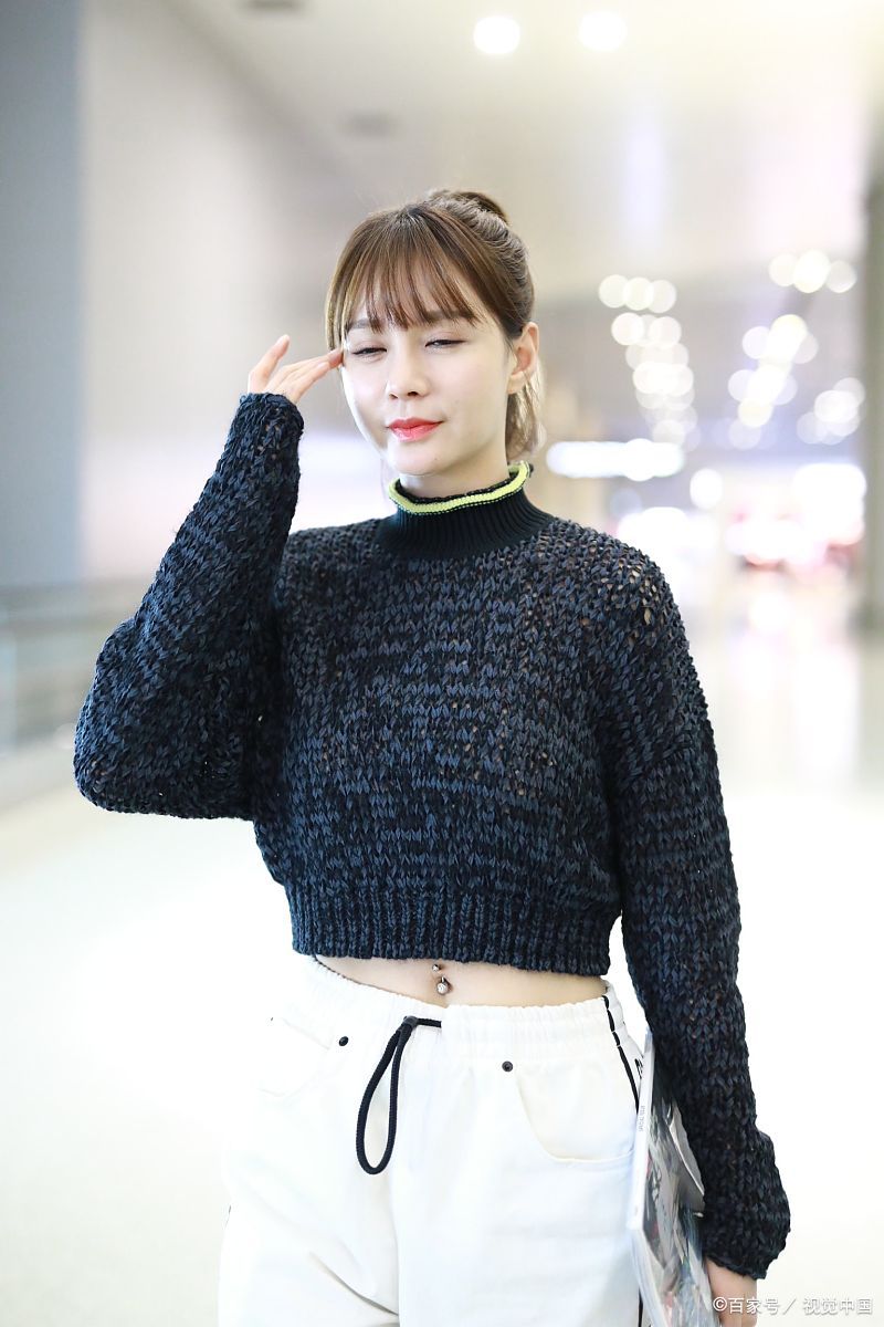 沈梦辰在肚脐眼上打脐钉引起热议,网友们怎么看?