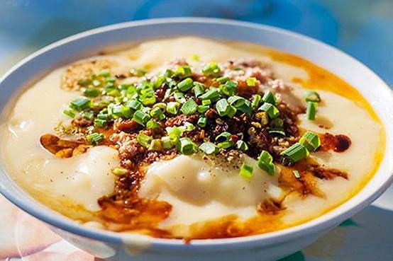 云南这碗稀豆粉,变着花样吃出"地老天荒"