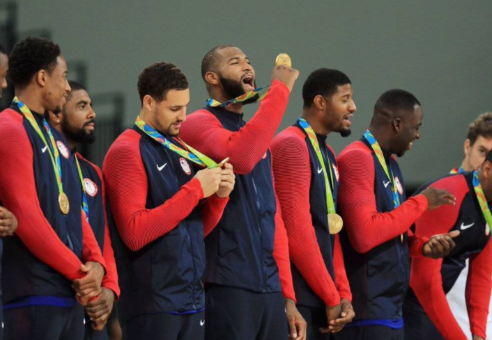 美国梦之队奥运夺冠经典瞬间高清图集!小乔丹真是实力抢镜!