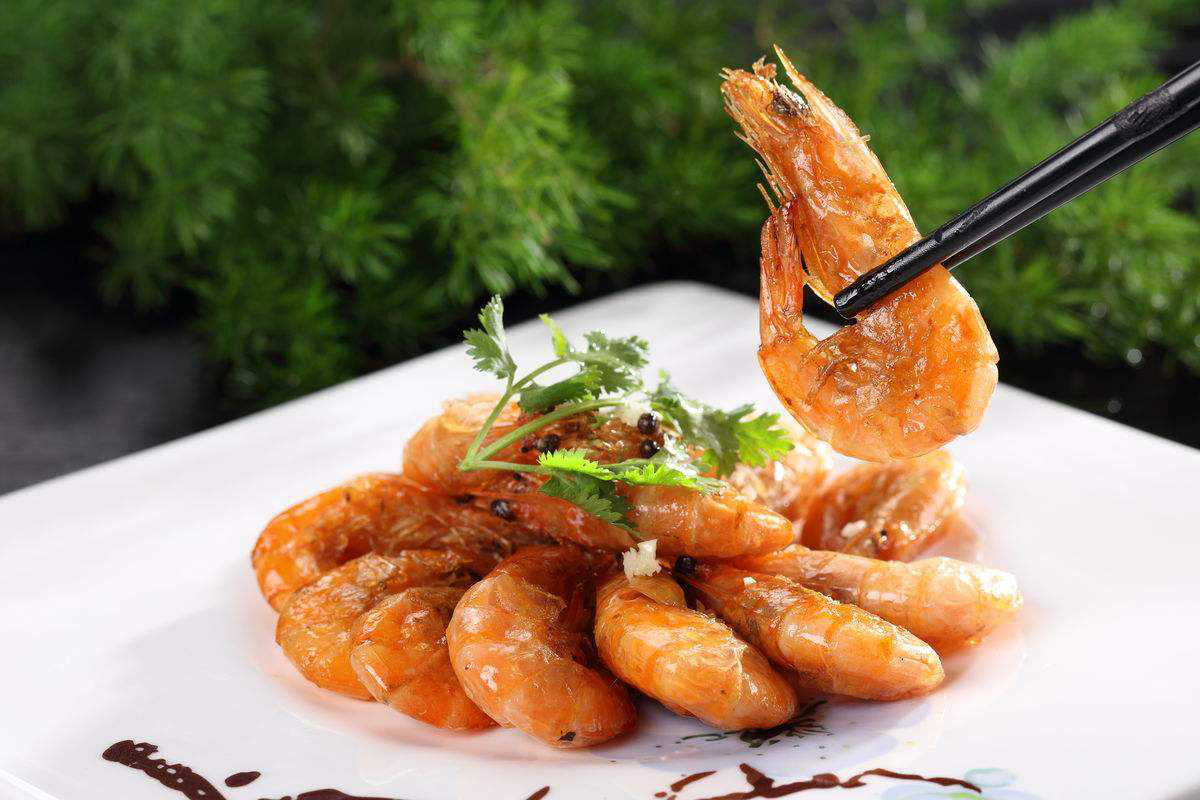 有着青春回忆的西芹百合,鲜香酥脆的香酥虾,令人怀念