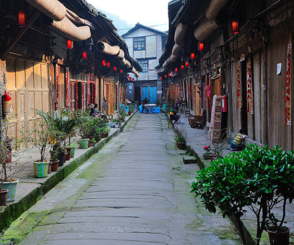 大同古镇位于贵州省遵义市赤水市赤水河畔,是一个经历昔日的繁荣而