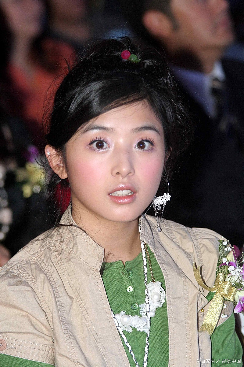 现在想听,也还是随时能 张含韵早期照片张含韵旧照张含韵年轻的屎候