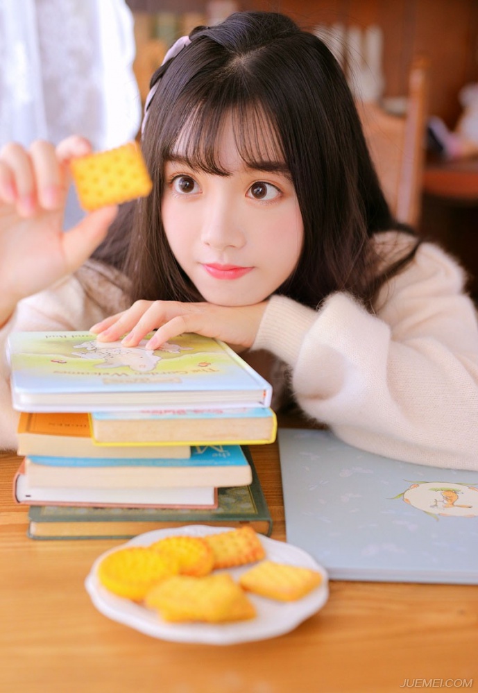 空气刘海萌妹子大眼睛水灵可爱小清新写真