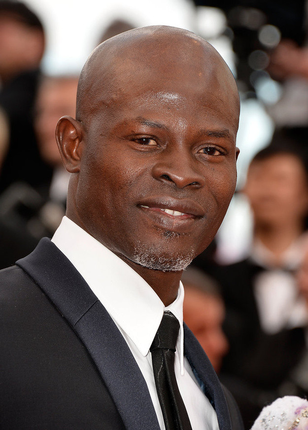 杰曼·翰苏带儿子上辅导班,儿子的一头"烫发"超吸睛