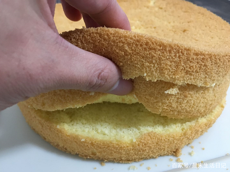教你制作完美的戚风蛋糕,只要掌握这六点,烤好蓬松暄软又细腻 教你制作完美的戚风蛋糕,只要掌握这六点,烤好蓬松暄软又细腻
