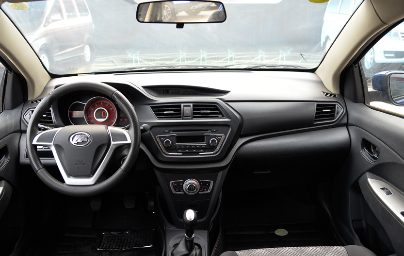 动感十足,这款力帆汽车-力帆x50,造型十分霸气,很有质感