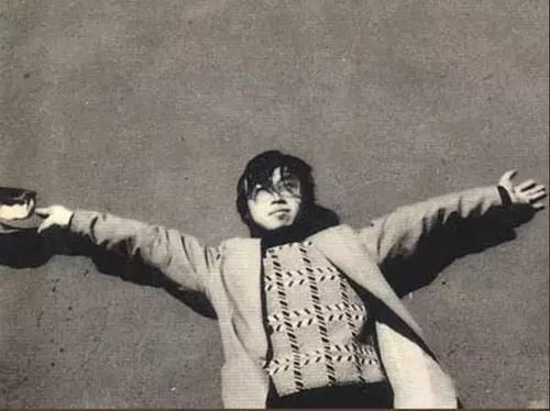 为什么年轻一代没有像海子,北岛,西川,芒克等优秀的诗人了?