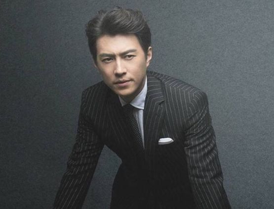 盘点4位穿西装超帅的男星,靳东胡歌上榜,你觉得谁更帅?