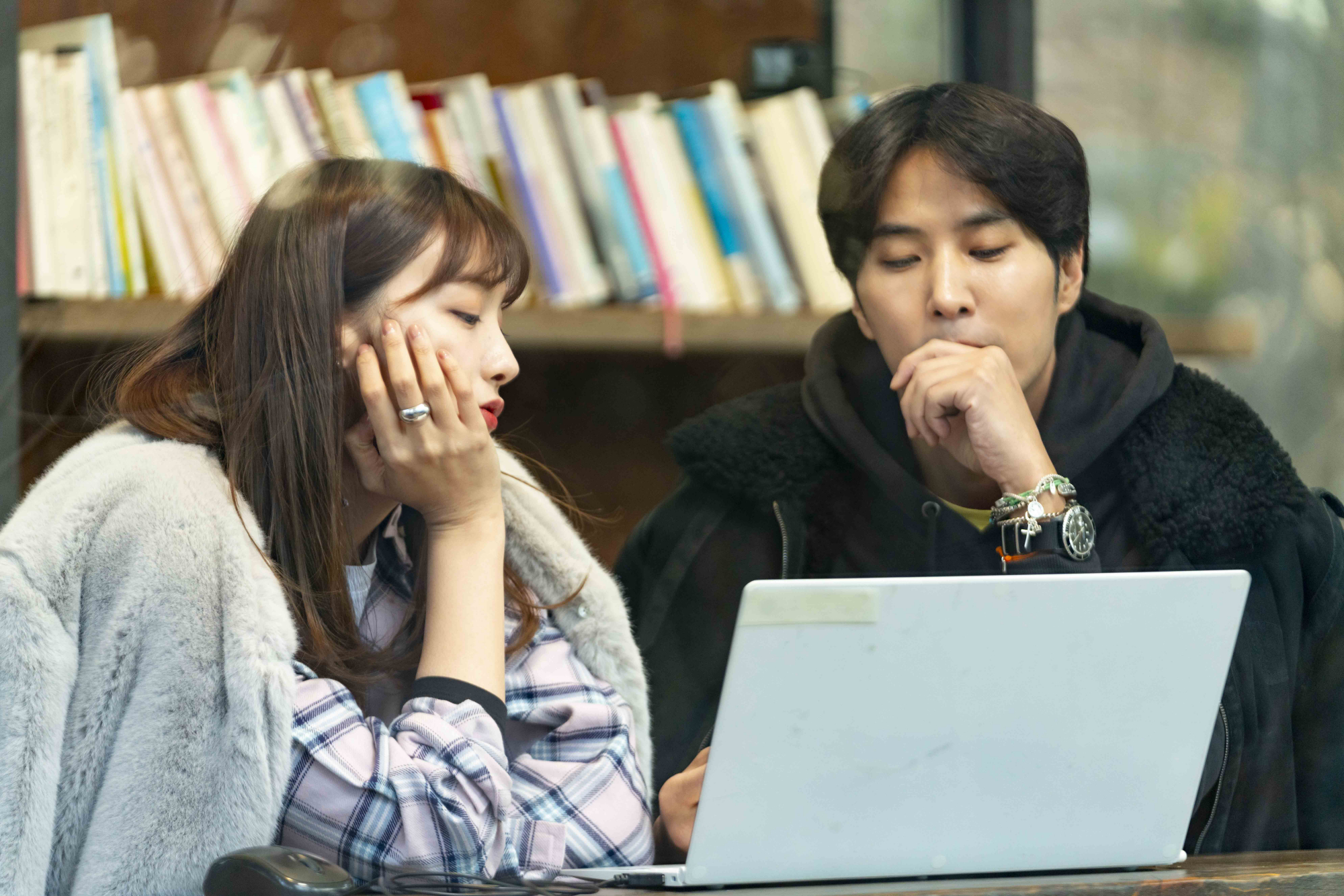 我们书写爱情吧 the romance 刘仁英x金知硕 相伴10年的至亲好友