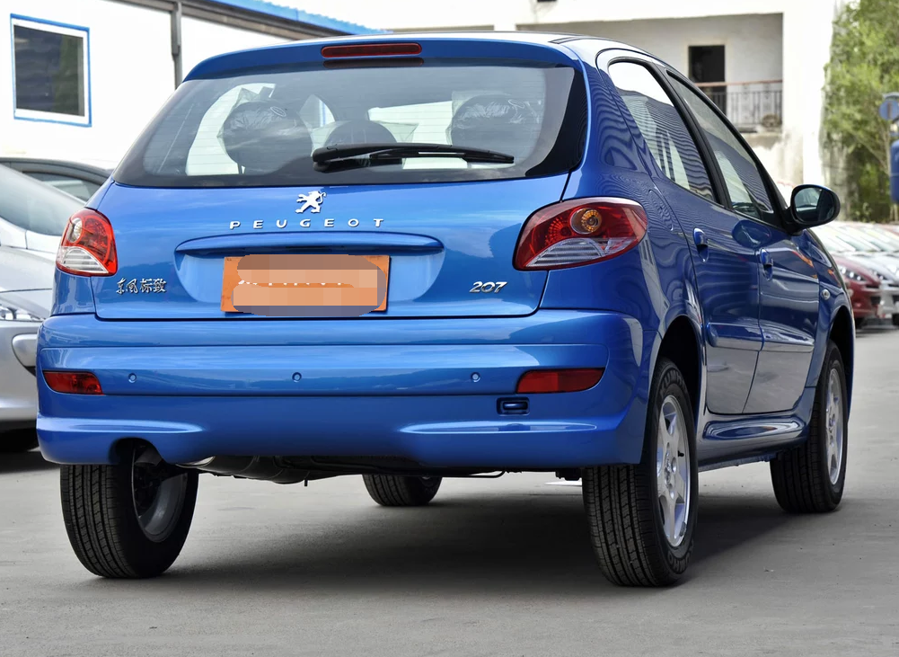 带大家品鉴一款标致207两厢 1.4l 手动 品乐版的外观