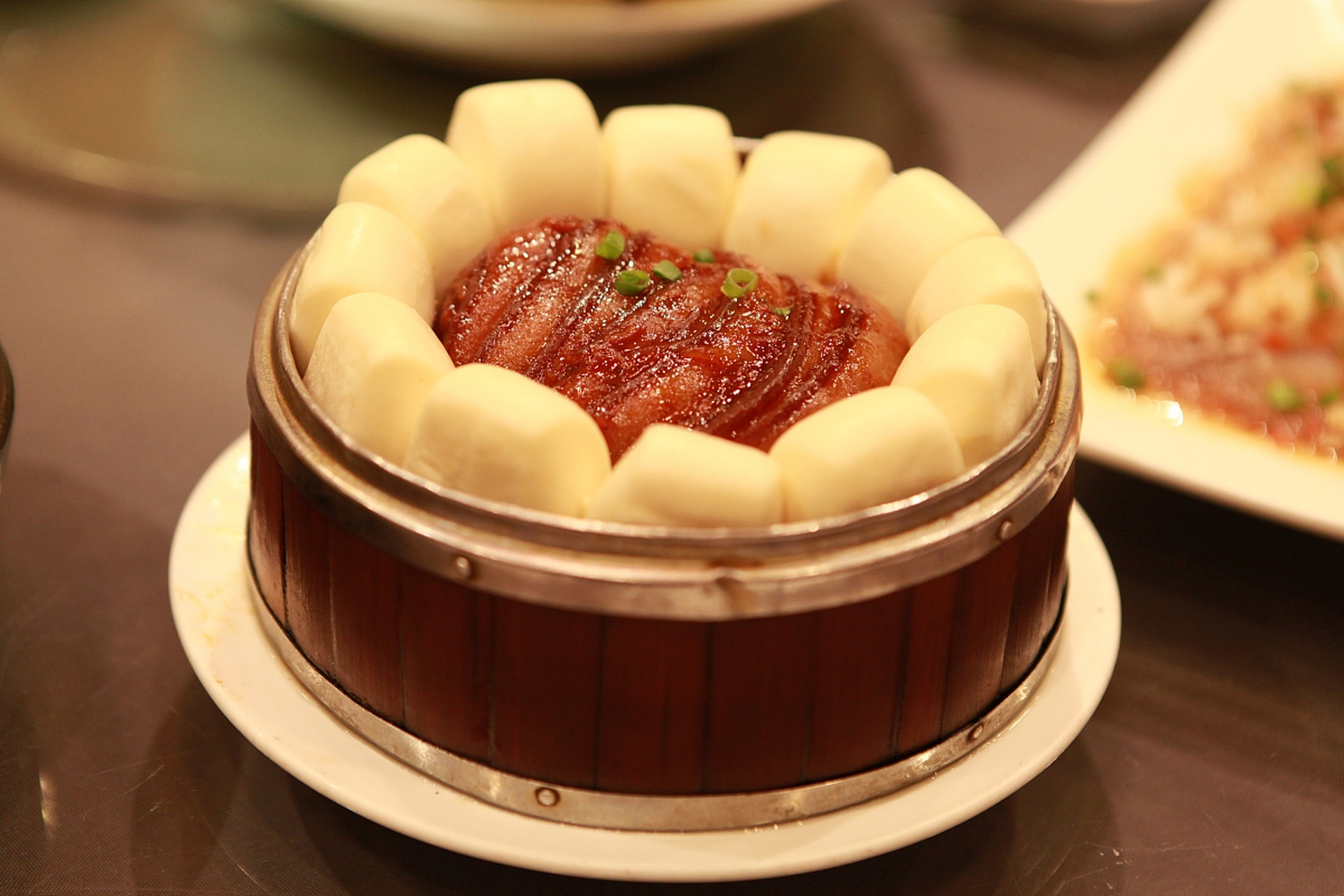 在立夏的时候,当地人会吃的美食,它的味道有甜味,鲜味,咸味.