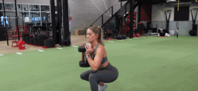 哑铃臀部塑形训练计划:7个动作在家就可以完美塑形臀部提升力量