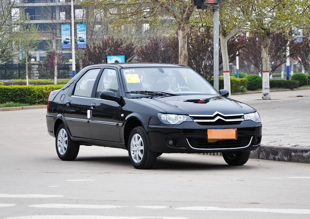 东风雪铁龙-经典爱丽舍,可用空间大,外观十分好看!