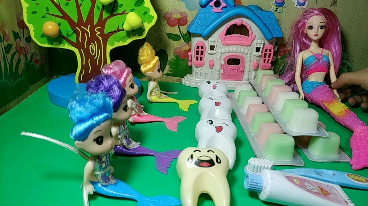 蓝色小美人鱼的牙齿都哭了