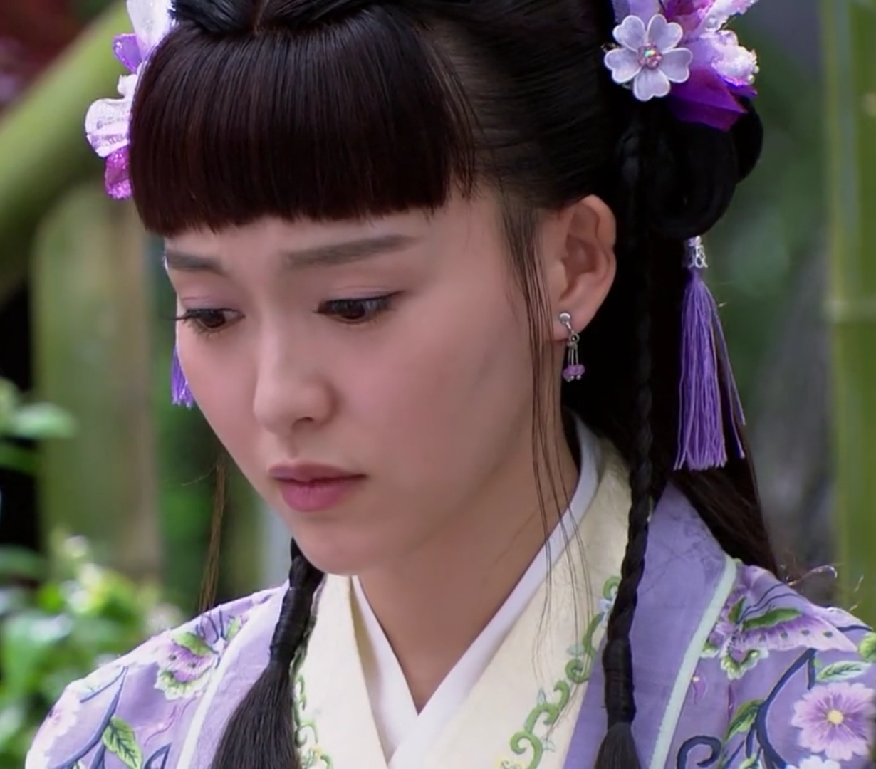 在由唐嫣和霍建华主演的《金玉良缘》中,唐嫣饰演玉麒麟,为了确认金