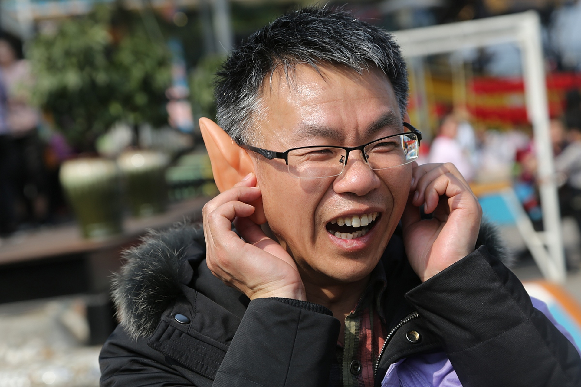 我们很高兴地宣布,爱耳医疗将于本周推出我们的全新听力设备!