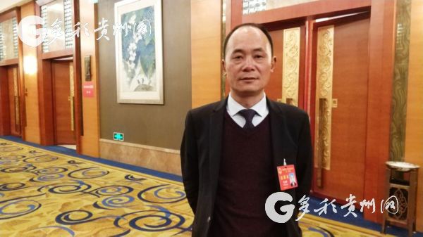 贵州人大代表巧编"扶贫歌" 向基层传递实干精神
