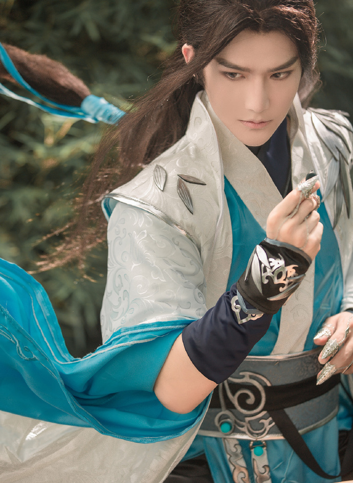 本以为cos小梦古装够美了,没想到曲豆更是美得不可方物!