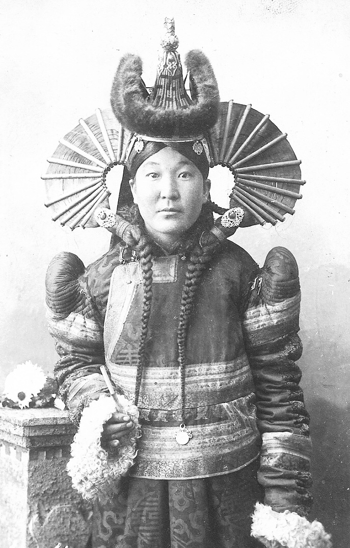 清末蒙古女人照片,贵族女人和贫穷女人差距大
