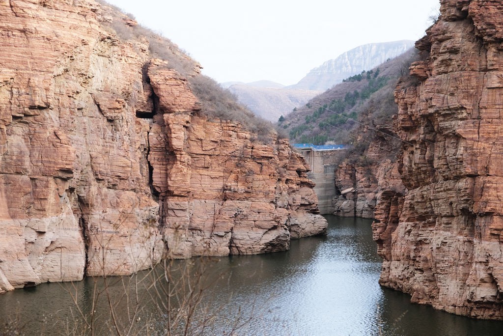 峡沟水库挂壁公路图片