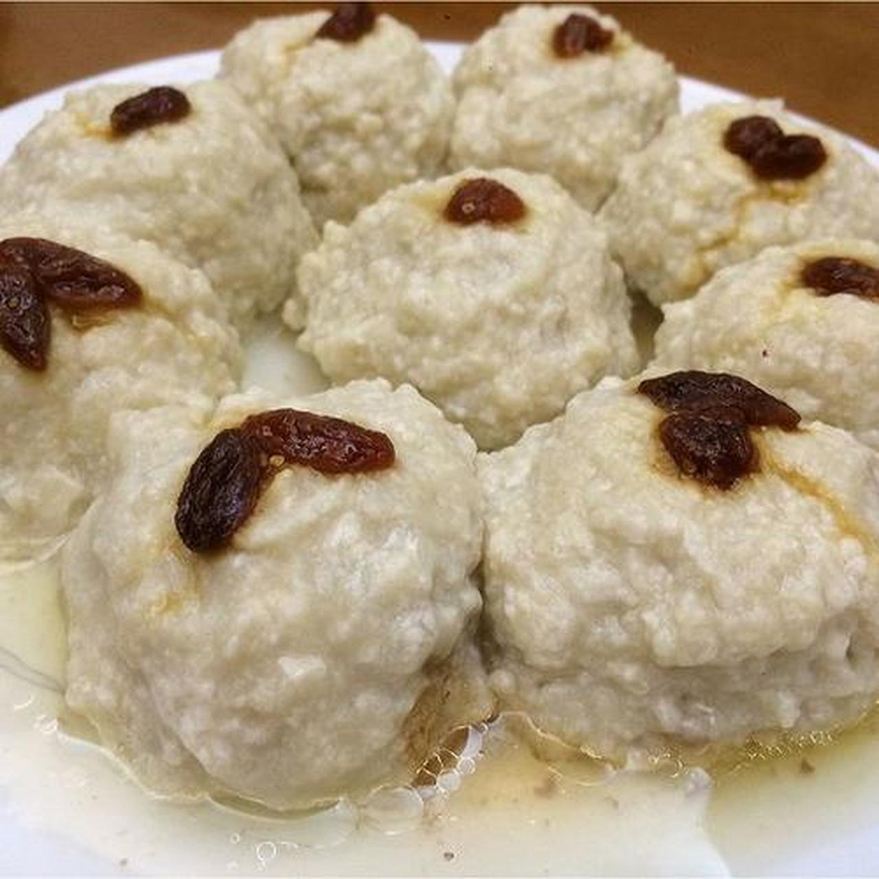 豆丸,又称包心豆腐丸,莆仙豆丸,是莆田有名的特色小吃,是由豆腐肉丸