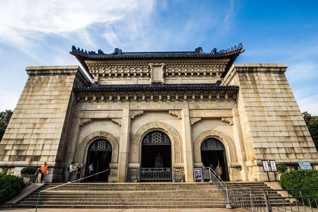 中山陵,南京旅游必去景点,被誉为"中国近代建筑史上第