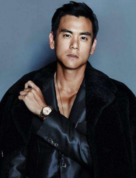 豪门宠文:他,墨景深,权倾一国的豪门贵胄,竟是个独宠狂妻的小奶狗