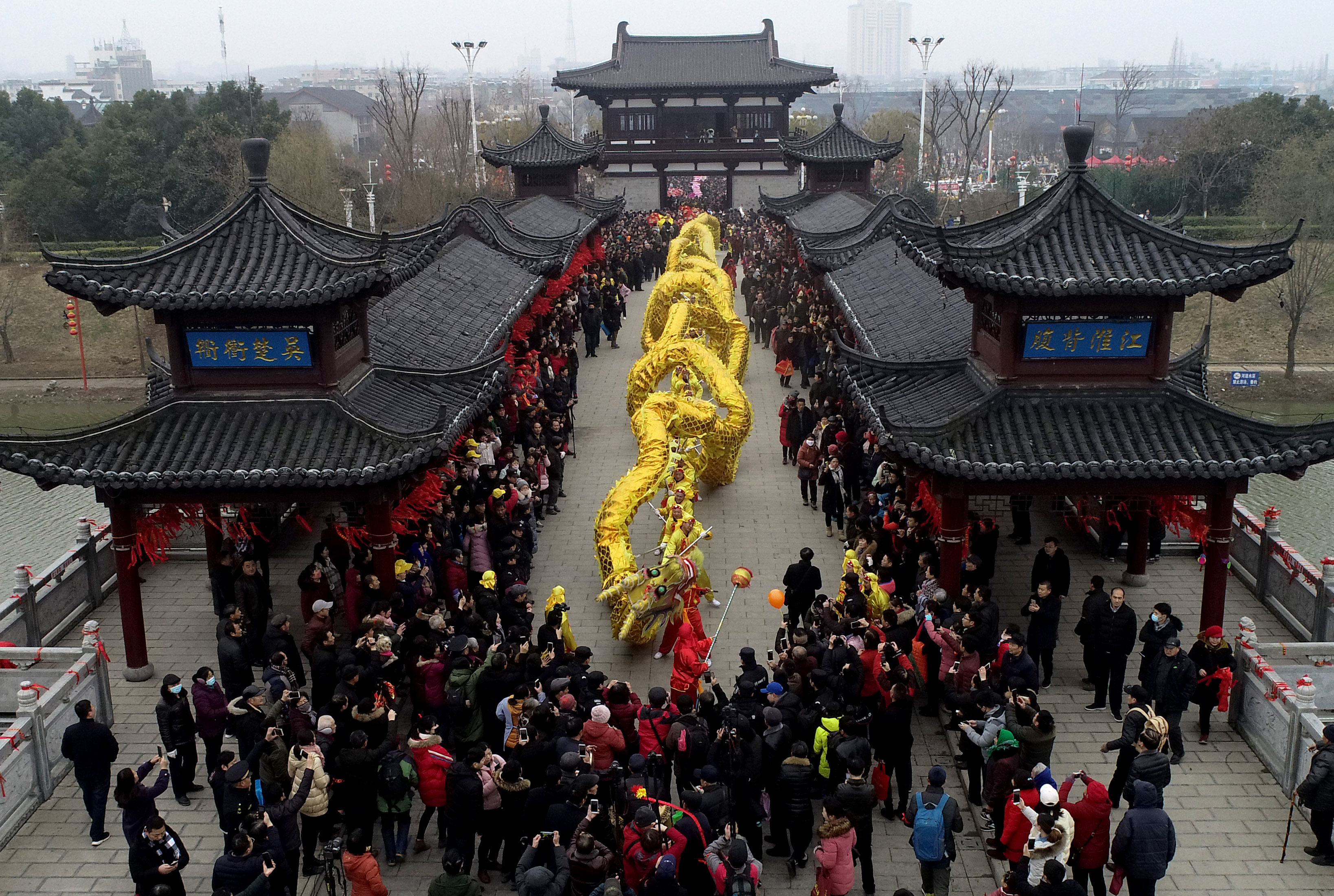 安徽全椒:年度大戏"走太平"上演 锦襄茗苑恭祝太平安康