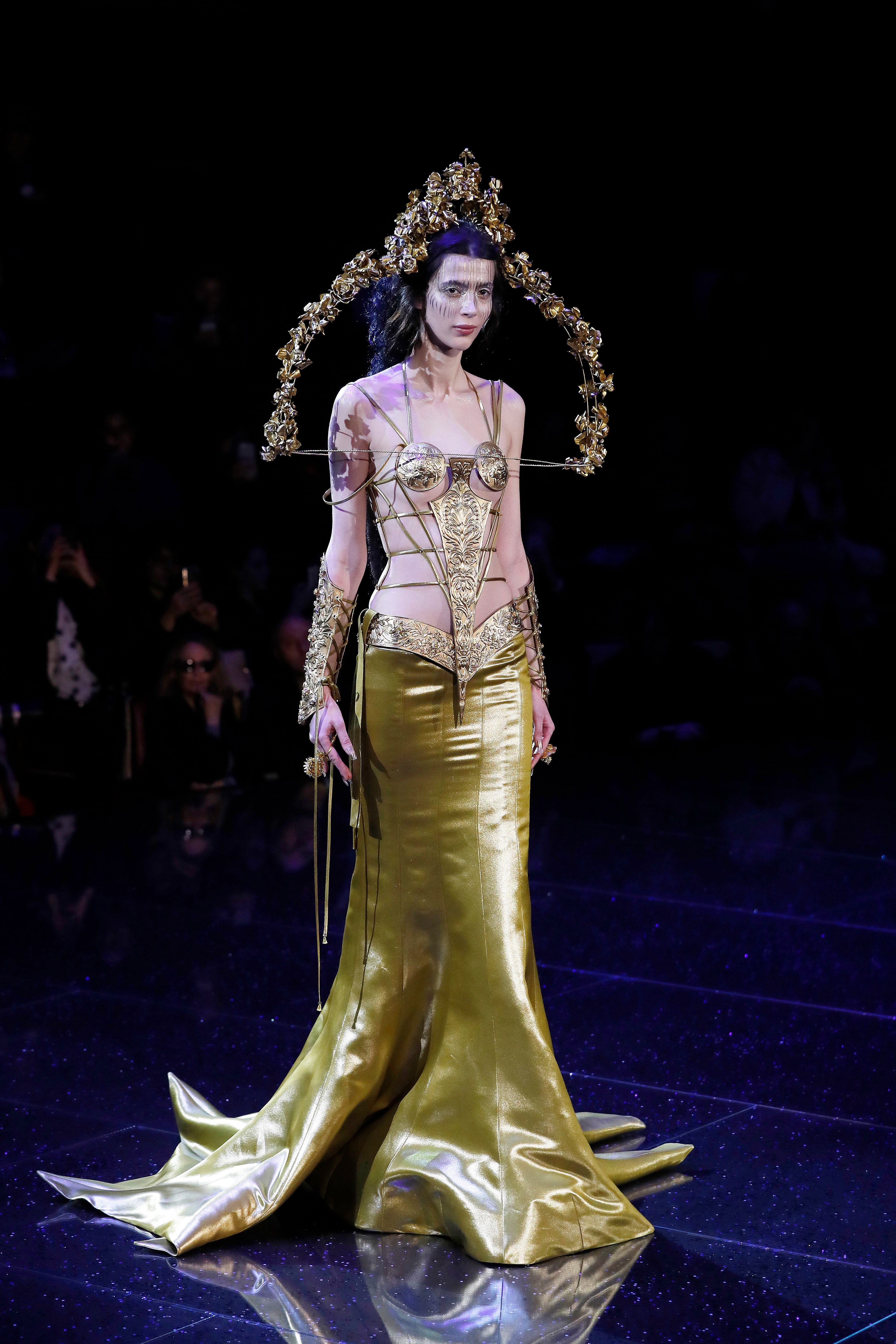 [21](外代二线)巴黎时装周:中国设计师郭培发布春夏高级定制新品