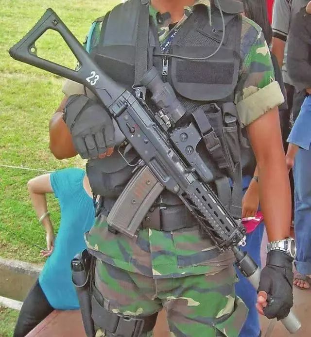 瑞士经典步枪——sg552突击步枪