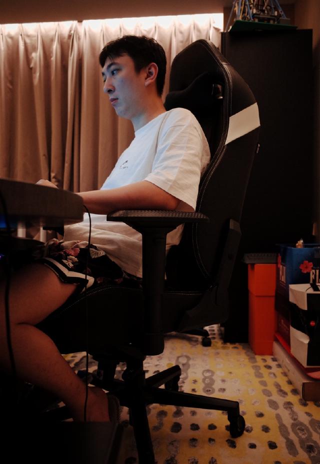 王思聪成为英雄联盟职业选手,担任ig战队adc,有钱就是任性