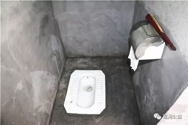 农村旱厕改造,害民工程?老汉这样说