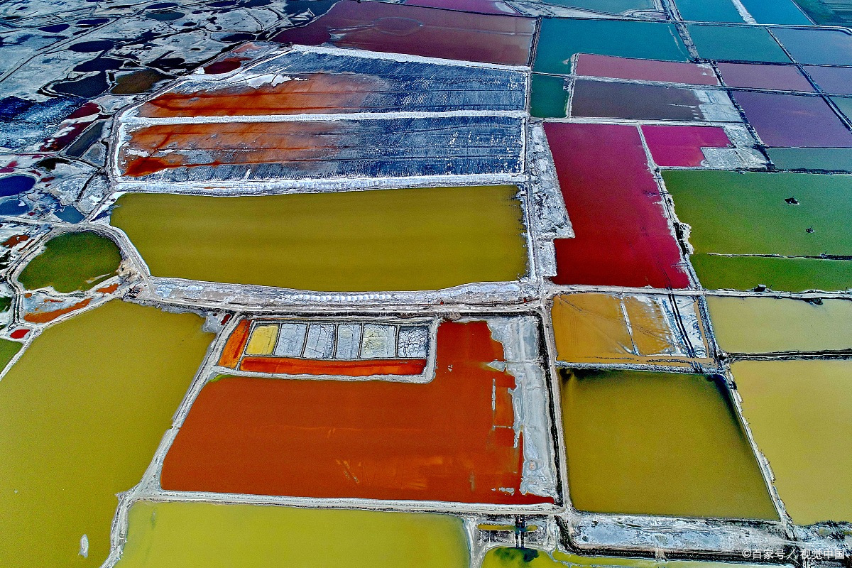 山西运城盐湖区七彩盐湖
