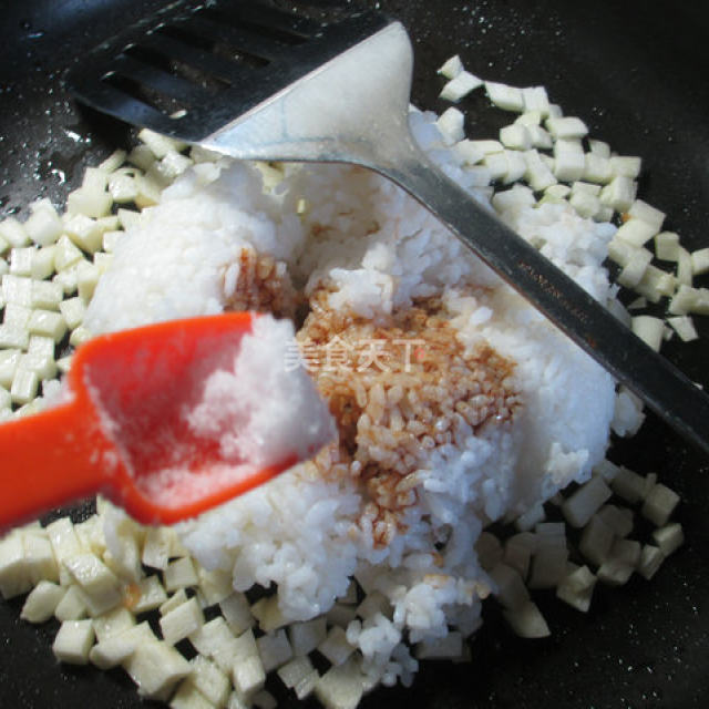 米飯剩下不要慌,教你做美味可口的家常炒飯!