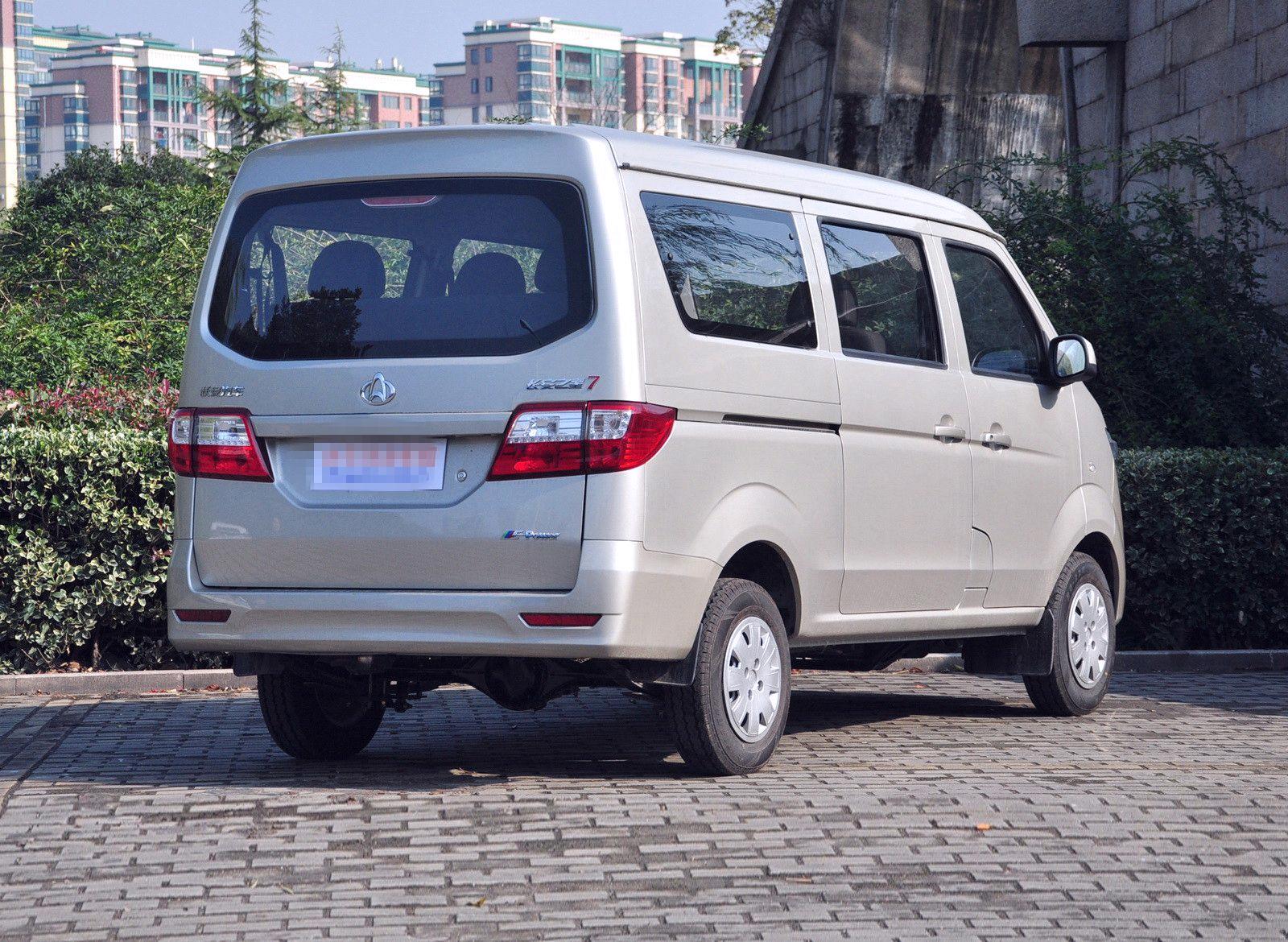 长安之星7,非常独特的外形设计,尾部设计很出色