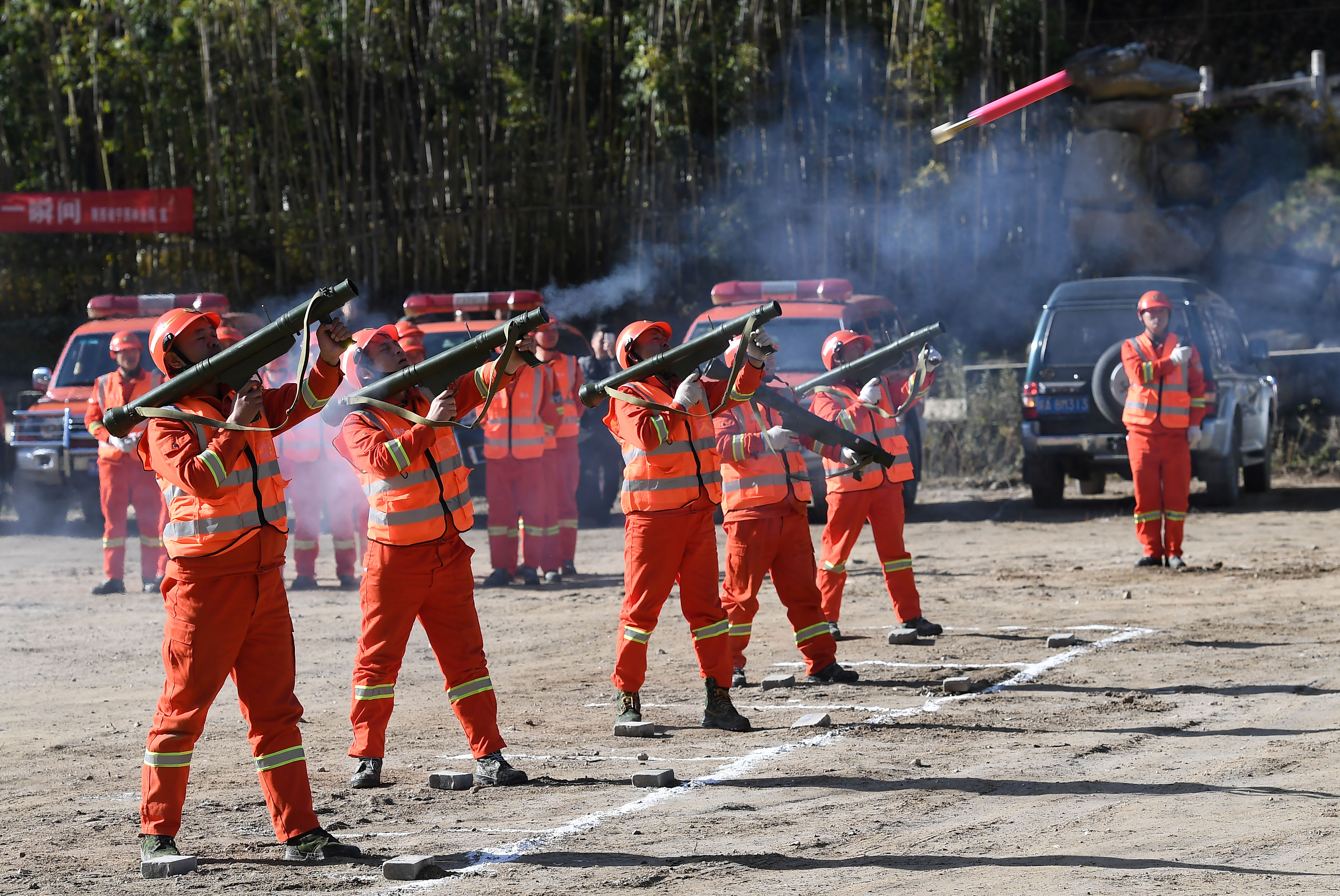 陕西举行秦岭林区森林火灾扑救演练