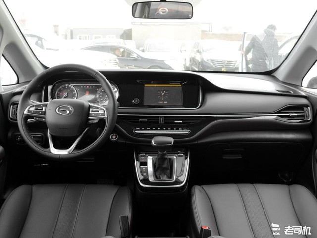 提供6座/7座供奶爸们选择 广汽传祺gm6上市售10.98万起