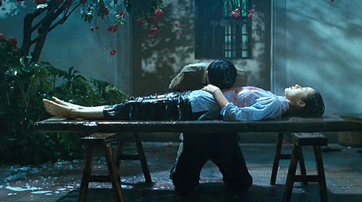 谍战电影《风声》《秋喜》《东风雨》,为何热衷于展现各种酷刑?