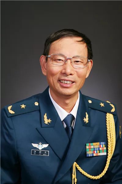 封面|余爱水 军中儒将的胡杨魂与拂晓情