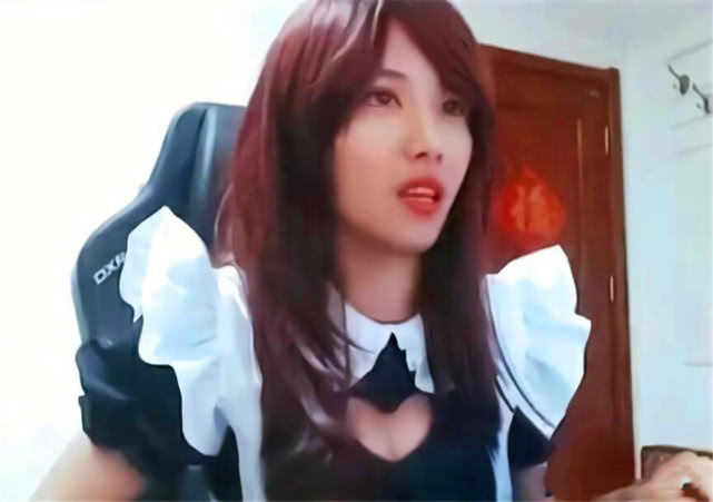 扮演过女装的dnf主播 一阵雨敷衍 大龙猫很形象 他有种想恋爱冲动