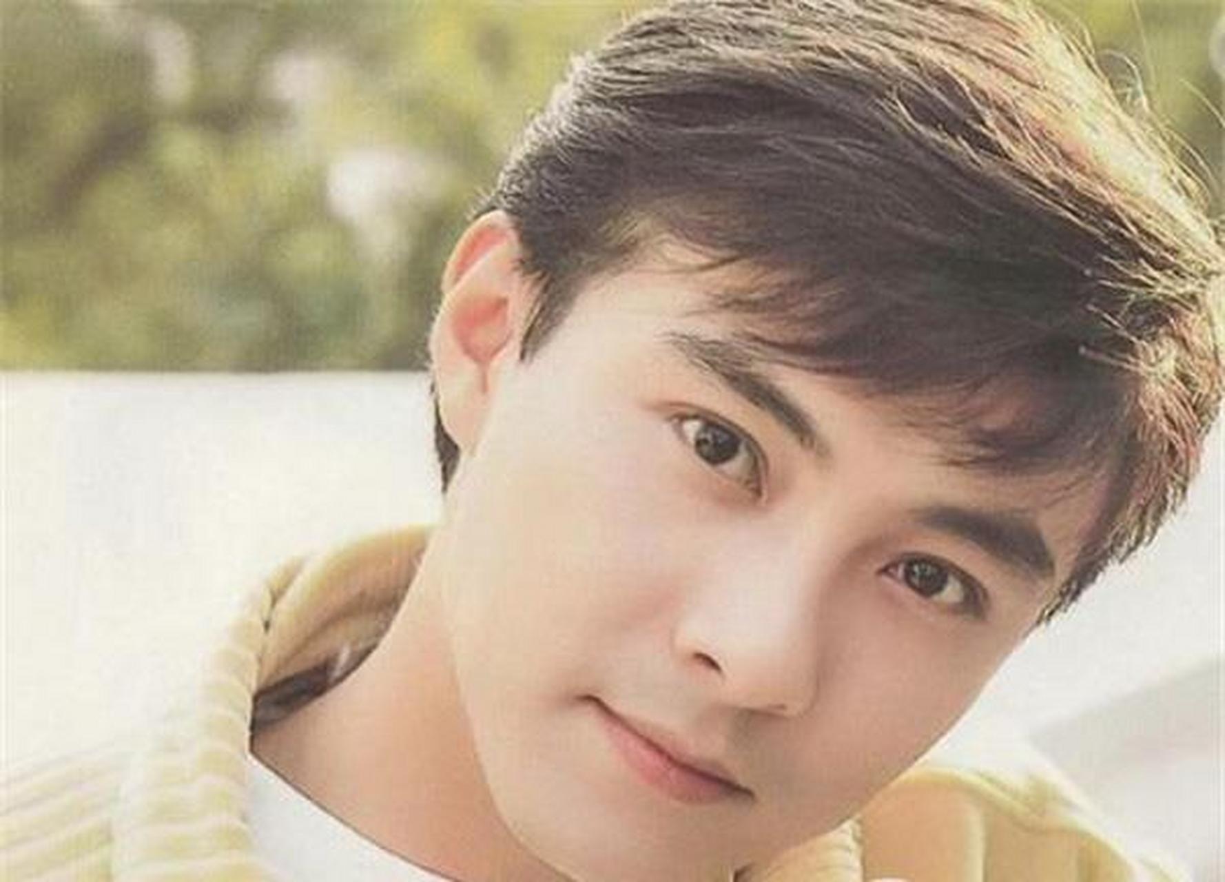 91年,郭晋安,张卫健主演的《日月神剑》获得年度收视冠军,更强的是同