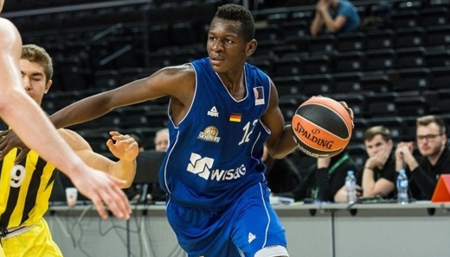 德国前锋伊萨克-邦加将留在今年的选秀大会