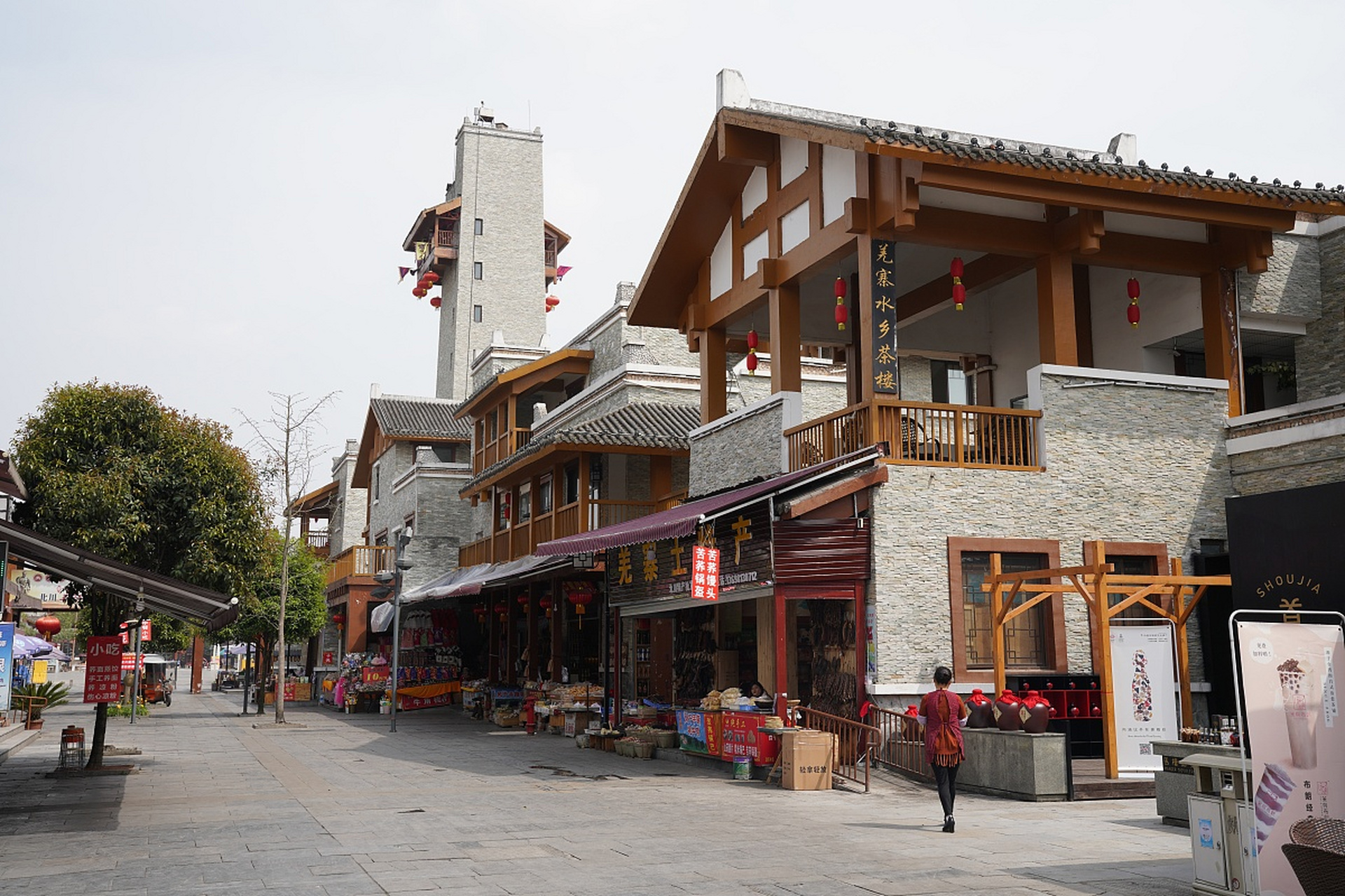 楚雄彝人古镇:彝族风情的古镇之旅  在云南的深处,藏着一个充满神秘与