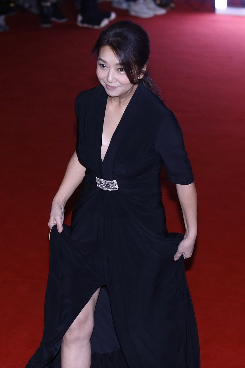 刚刚重温了江珊老师在90年代的电视剧《过把瘾》中的精彩表演,真是百